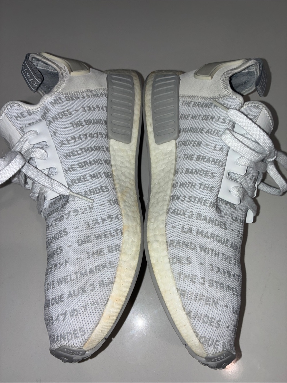 ADIDAS R1 Men’s White & Grey Athletic Sneakers Size 13. - Picture 3 of 9